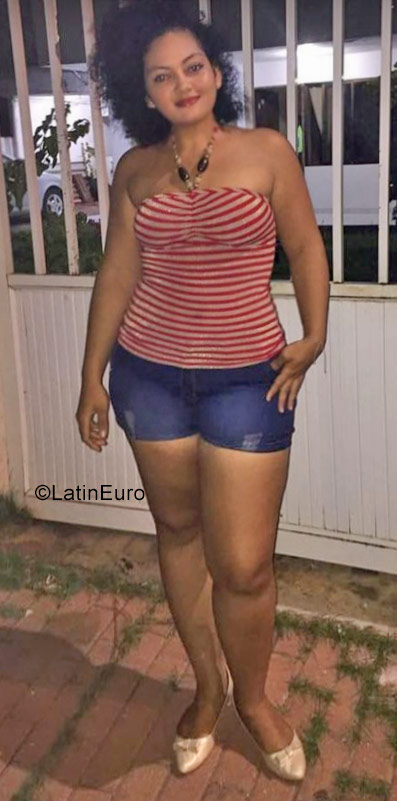 Date this sultry Colombia girl Nicoleth from Cartagena De Indias CO23781