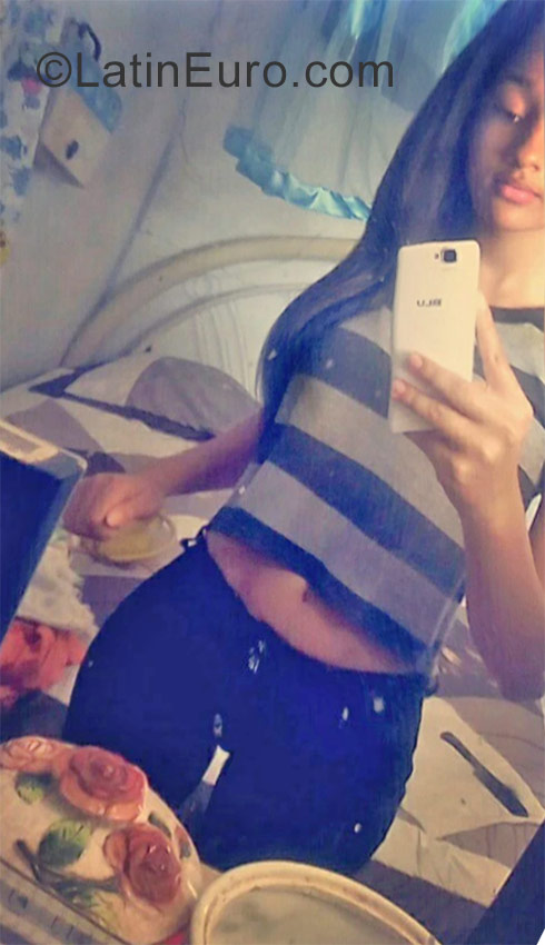 Date this beautiful Dominican Republic girl Dana from Santo Domingo DO32226