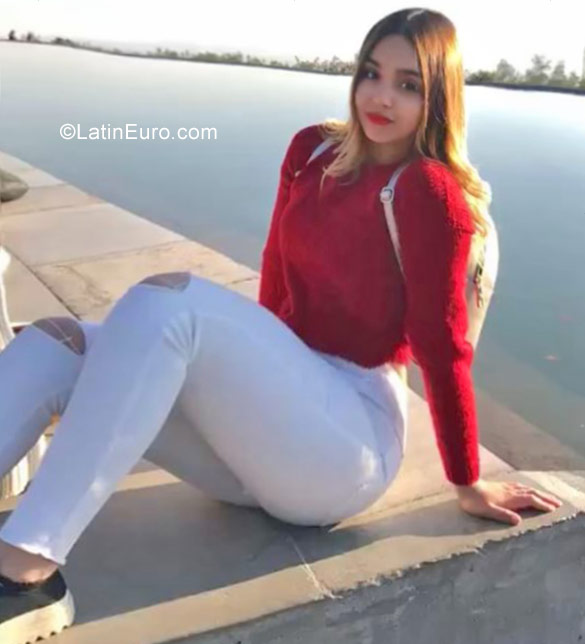 Date this attractive Chile girl Fransisca from Santiago CL120