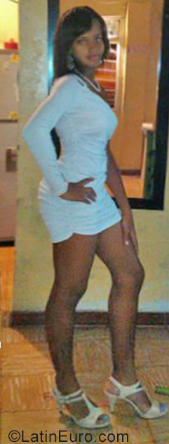 Date this hard body Colombia girl Andrea from Cali CO23794