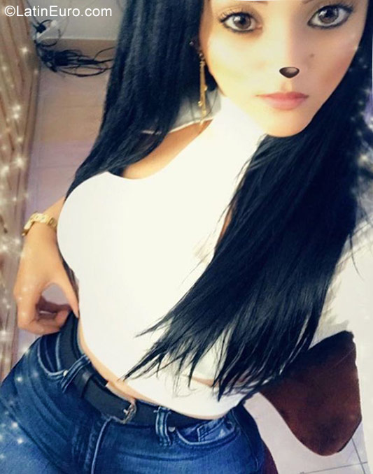 Date this happy Dominican Republic girl Jenn from Santo Domingo DO32250