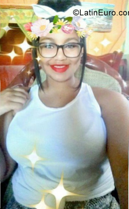 Date this athletic Dominican Republic girl Marielyis from Santo Domingo DO32290