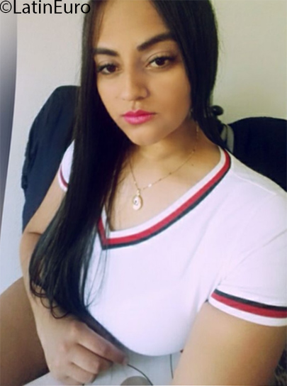 Date this good-looking Colombia girl Anyifresi from Bogota CO23829