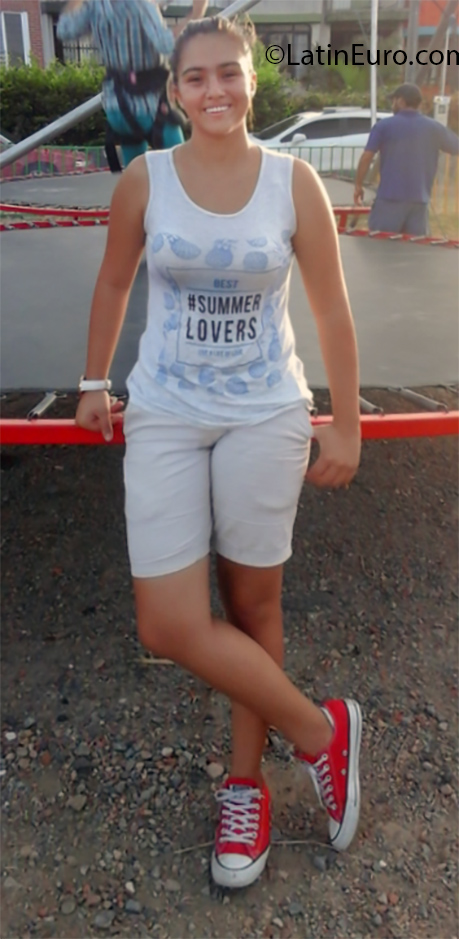 Date this beautiful Colombia girl Dany from Ibague CO23830