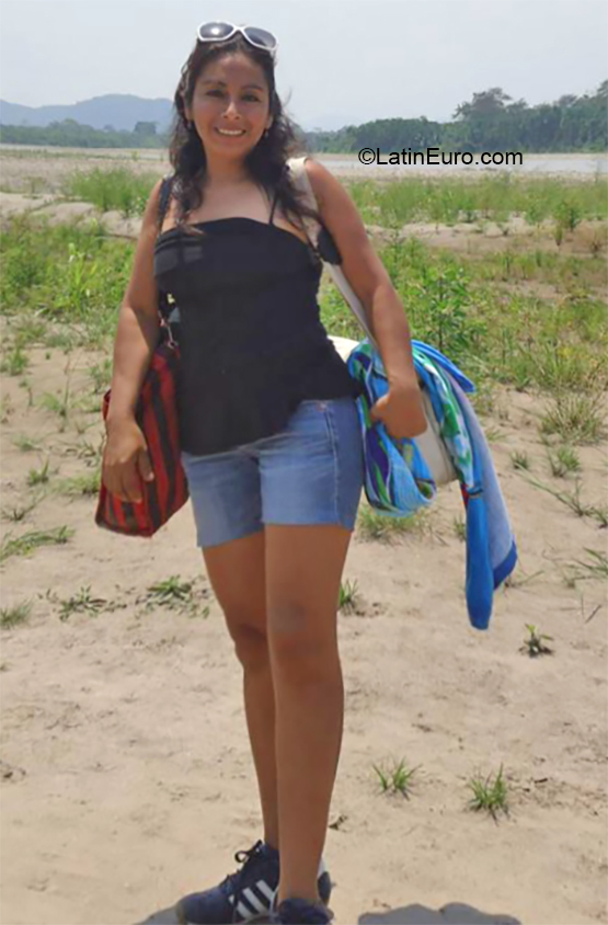 Date this attractive Peru girl Marisol from Huanuco PE1260