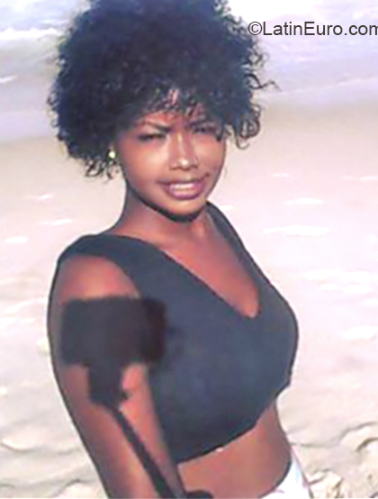 Date this pretty Brazil girl Giselly from Rio de Janeiro BR10546