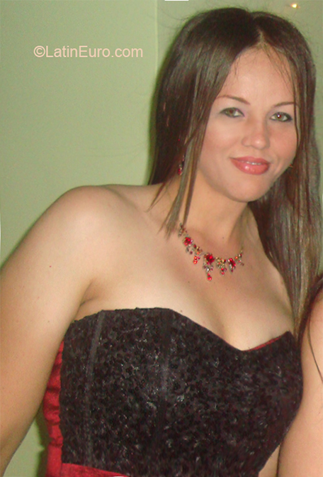 Date this athletic Colombia girl Katerine from Santa Marta CO23851