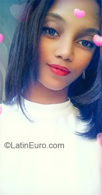 Date this tall Dominican Republic girl Gresbedy from San Pedro De Macoris DO32360