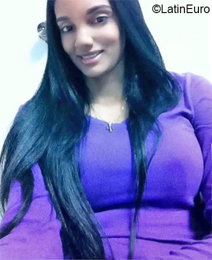 Date this athletic Dominican Republic girl Vanessa from Santo Domingo DO34074