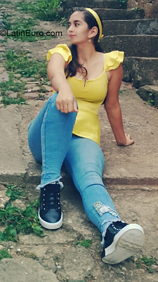 Date this lovely Colombia girl Muya from Ocana CO23859