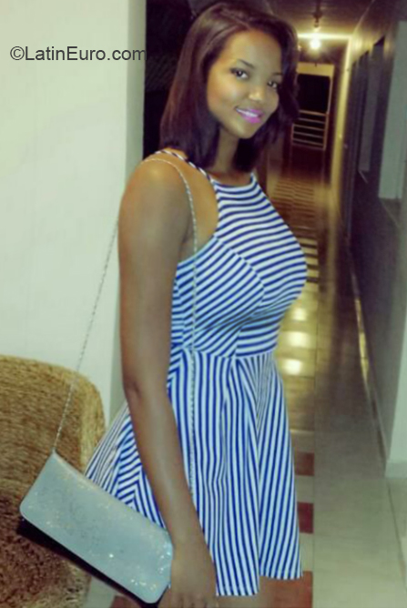 Date this hot Dominican Republic girl YULEISY from Santo Domingo DO32376