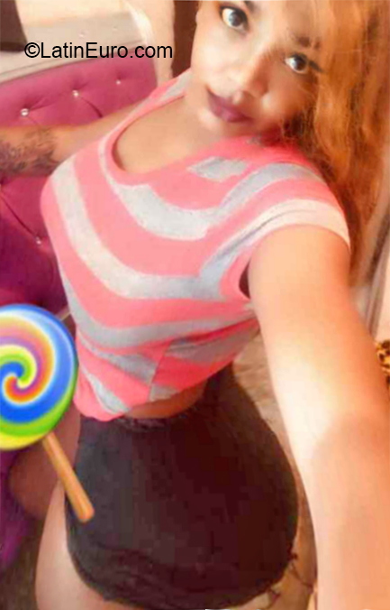 Date this funny Dominican Republic girl Michele from La Romana DO32382
