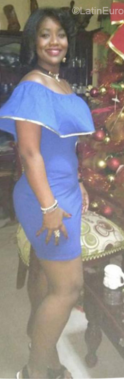 Date this pretty Dominican Republic girl YANELY from Santo Domingo DO32390
