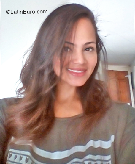 Date this hard body Colombia girl Lorena from Medellin CO23872