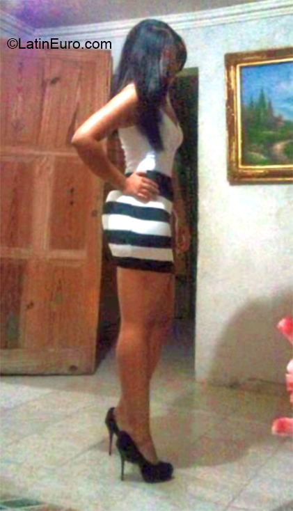 Date this tall Dominican Republic girl Alexa from Santo Domingo DO32416
