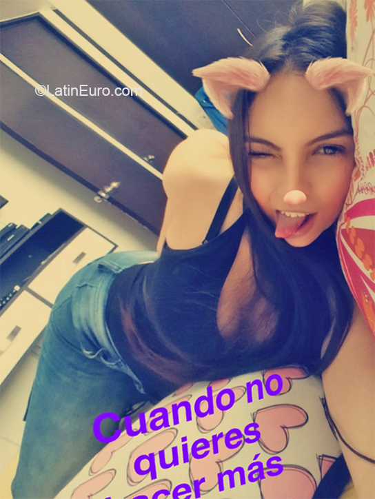 Date this good-looking Colombia girl Acda from Medellín CO25306