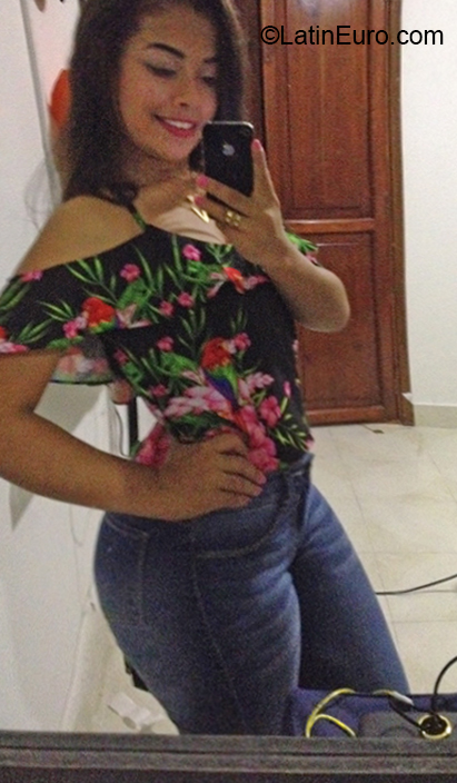 Date this georgeous Colombia girl Angelis from Barranquilla CO23884