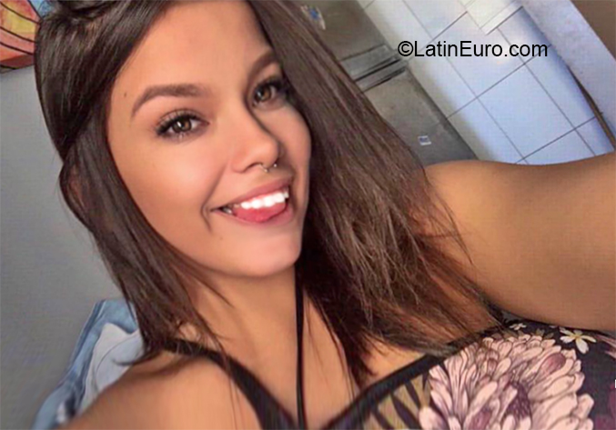 Date this exotic Brazil girl Amanda from Rio de Janeiro BR10559