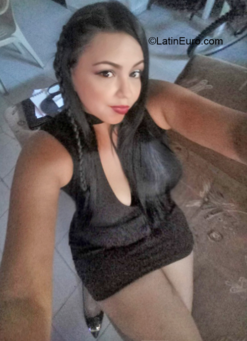 Date this sultry Colombia girl Jennifer from Cali CO23890