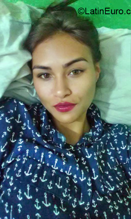 Date this charming Venezuela girl Rafielis from Valencia VE3649
