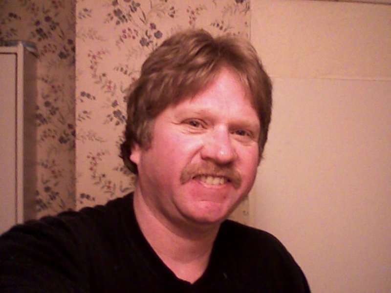 Date this georgeous United States man GLEN from Norwich US19352