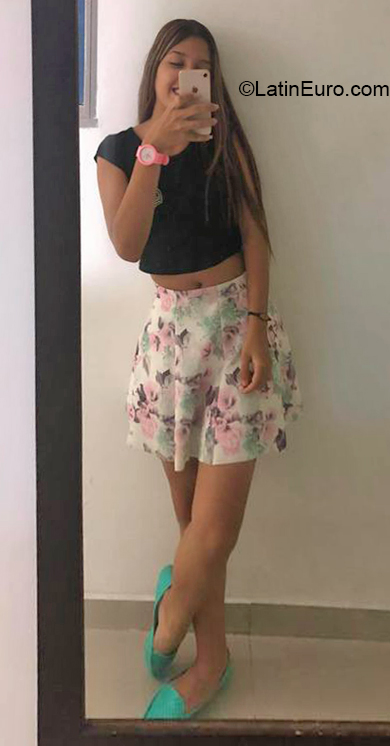 Date this hot Colombia girl Karel from Barranquilla CO23936