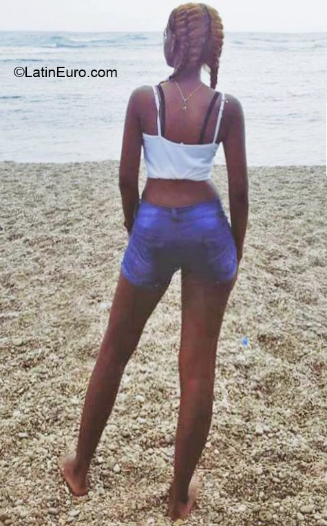 Date this stunning Dominican Republic girl Micole from San Juan DO32574
