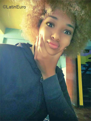 Date this cute Venezuela girl Kelanyer from Caracas VE1666