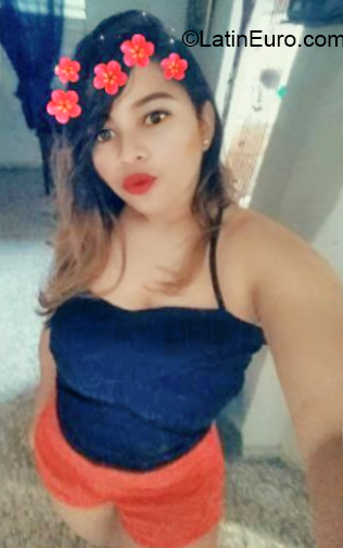 Date this athletic Dominican Republic girl Daniela from Santo Domingo DO32590