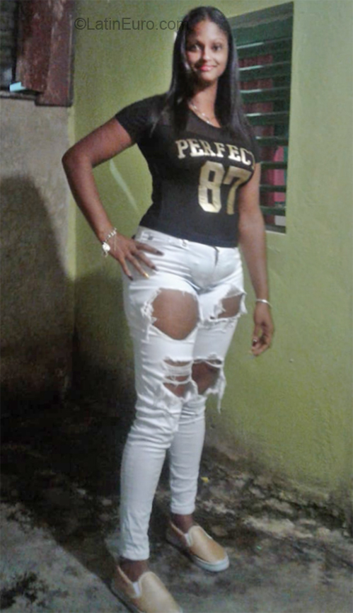Date this charming Dominican Republic girl Ynocencia from Puerto Plata DO32594
