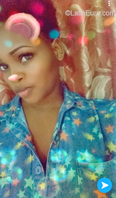 Date this nice looking Jamaica girl Queen from Ocho Rios JM2587