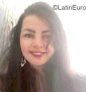Date this good-looking Brazil girl Fernanda from Recife BR10572