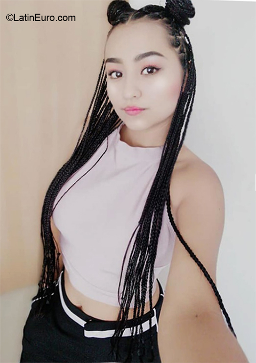 Date this charming Colombia girl Yulidi from Medellin CO23967