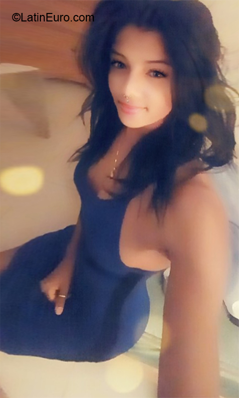 Date this hard body Dominican Republic girl Flakita from Santo Domingo DO32648