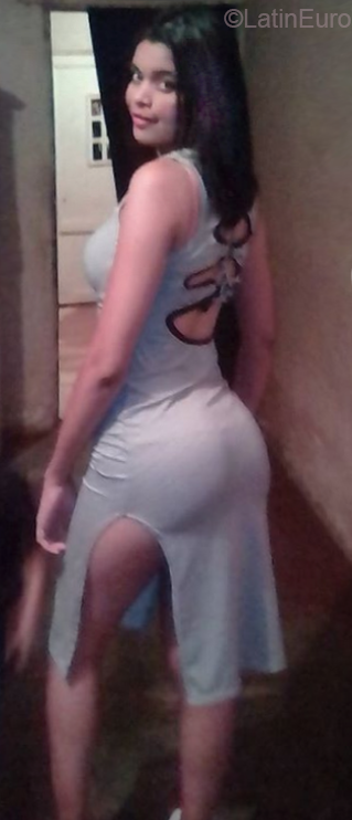 Date this passionate Venezuela girl Yasmalis from Ciudad ojeda VE1694