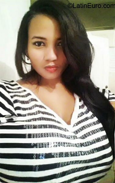 Date this attractive Dominican Republic girl Madelyn from Puerto Plata DO32673