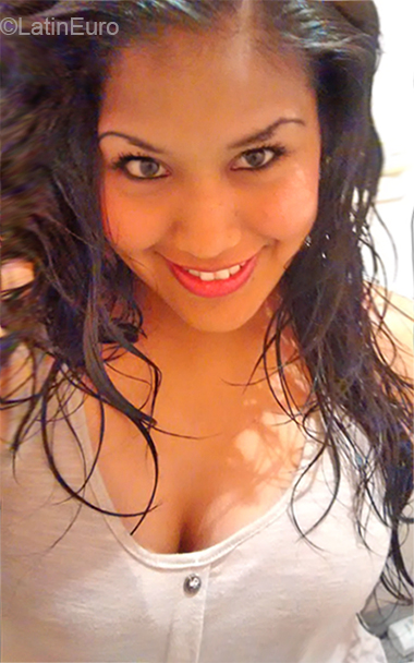 Date this attractive Argentina girl Johanna from Concordia AR137