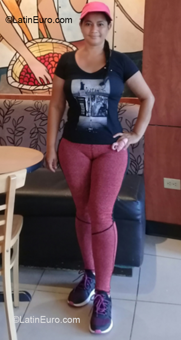 Date this sensual Honduras girl Carmen from San Pedro Sula HN2515
