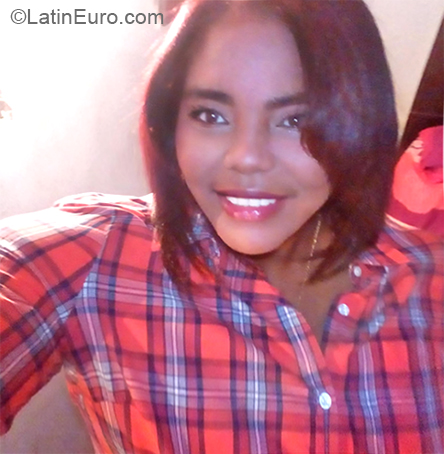 Date this hard body Colombia girl Karen from Cali CO24012
