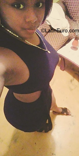 Date this passionate Dominican Republic girl Darlinia from Santo Domingo DO32725