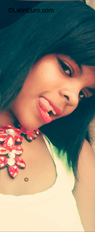 Date this attractive Colombia girl Maria from Villanueva CO24019