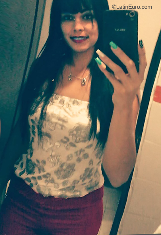 Date this foxy Venezuela girl Greisi from Acarigua VE1881