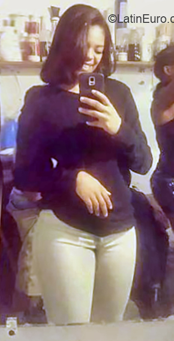Date this charming Dominican Republic girl Nicaury from Santo Domingo DO32743