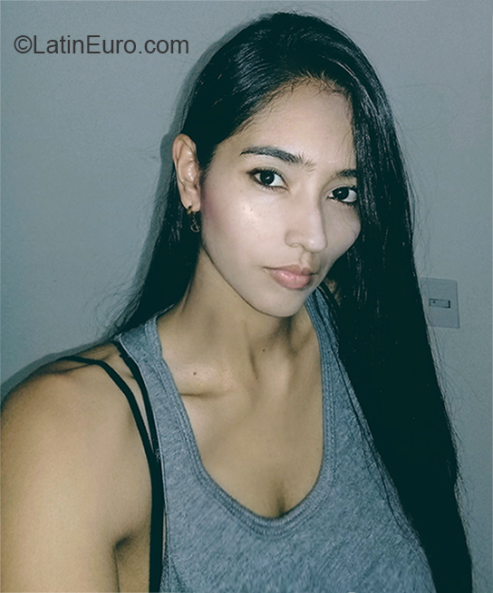 Date this cute Colombia girl Fernanda from Medellin CO24036