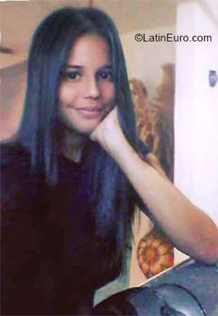 Date this funny Venezuela girl Paula from Puerto La Cruz VE1735