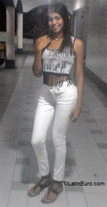 Date this hot Venezuela girl Isandryis from Cumana VE1739