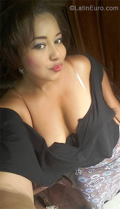 Date this attractive Ecuador girl Katherine from Esmeraldas EC282