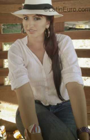 Date this foxy Colombia girl Liseth from Bogota CO24057