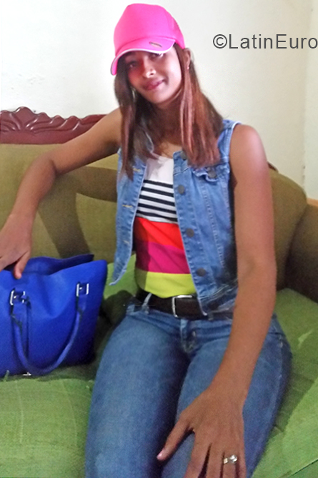 Date this exotic Dominican Republic girl Luz from Santiago DO32794