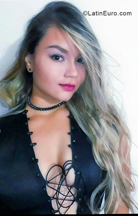 Date this good-looking Colombia girl Alejandra from Villavicencio CO24078